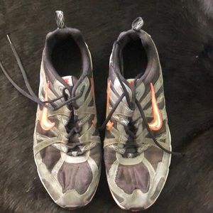 Men’s Nike airs size 10